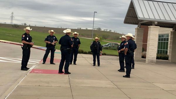 Aledo ISD Police Briefing this morning in the age of Social Distancing - Sputnik International