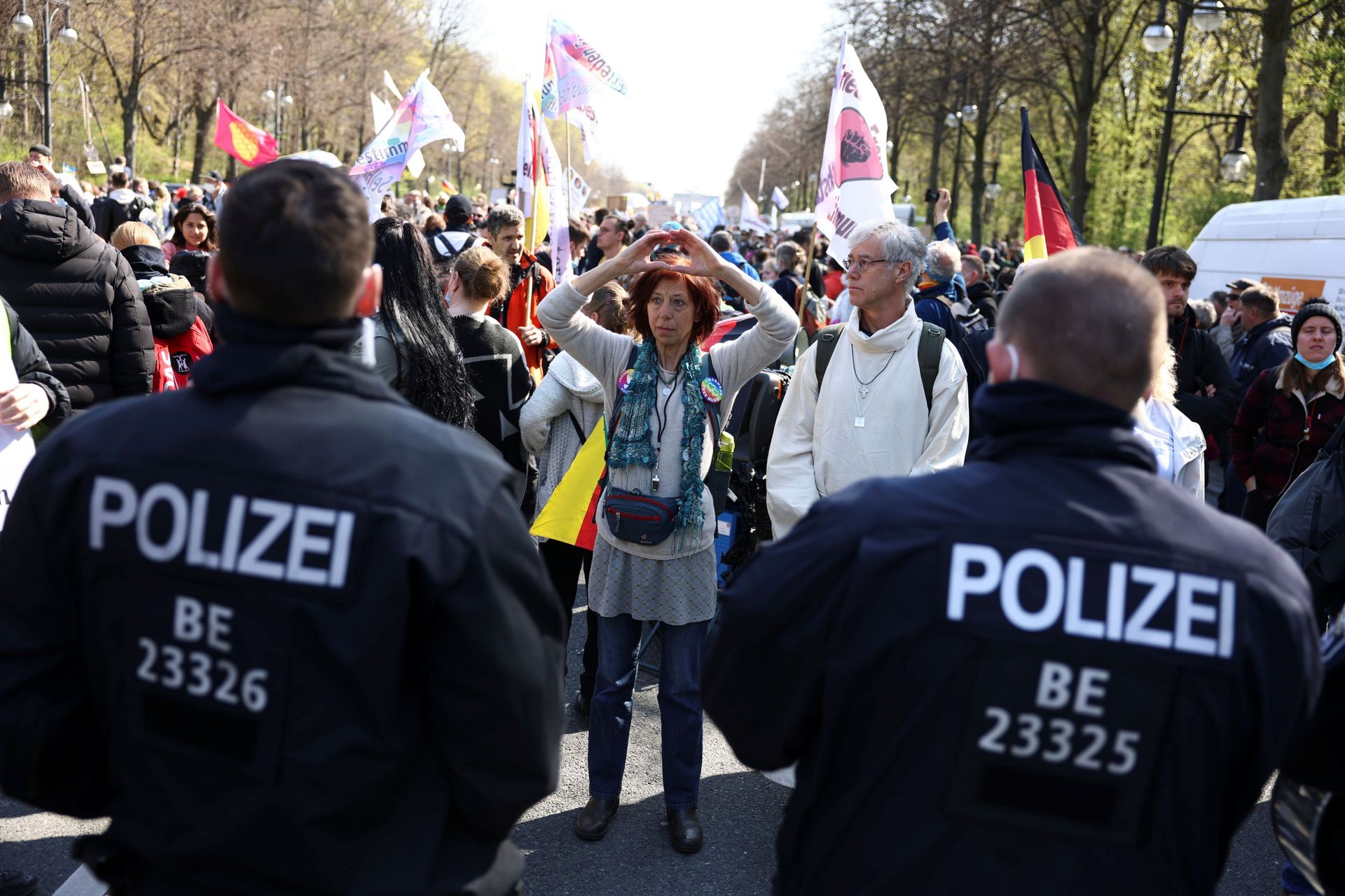 Bundestag Approves Tighter COVID Lockdown Measures as Thousands Protest in Berlin - Photo, Video Bundestag Approves Tighter COVID Lockdown Measures as Thousands Protest in Berlin - Photo, Video - Sputnik International, 1920, 21.04.2021