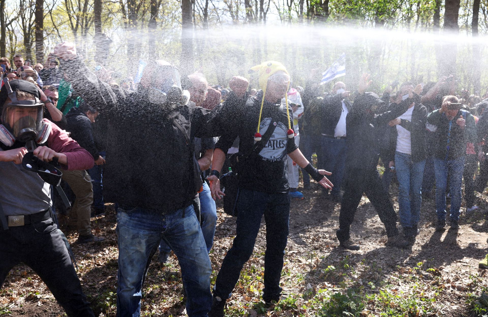 Bundestag Approves Tighter COVID Lockdown Measures as Thousands Protest in Berlin - Photo, Video Bundestag Approves Tighter COVID Lockdown Measures as Thousands Protest in Berlin - Photo, Video - Sputnik International, 1920, 21.04.2021