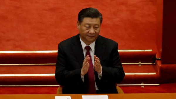 Chinese President Xi Jinping applauds at the closing session of the Chinese People's Political Consultative Conference (CPPCC) at the Great Hall of the People in Beijing, China, 10 March 2021. - Sputnik International