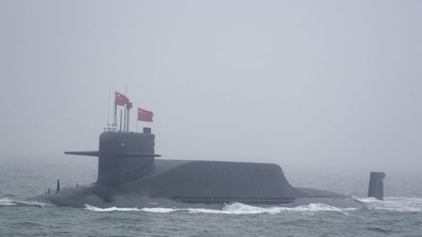 A new type 094A Jin-class nuclear submarine Long March 10 of the Chinese People's Liberation Army (PLA) Navy participates in a naval parade to commemorate the 70th anniversary of the founding of China's PLA Navy in the sea near Qingdao in eastern China's Shandong province, Tuesday, April 23, 2019 - Sputnik International