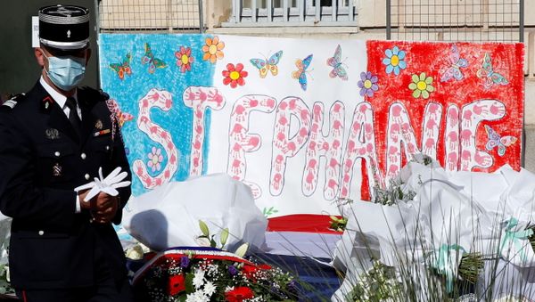 French police pay tribute to the police administrative worker, killed by a 36-year-old radicalised attacker last Friday, in front the city hall in Rambouillet near Paris, France, April 26, 2021 - Sputnik International