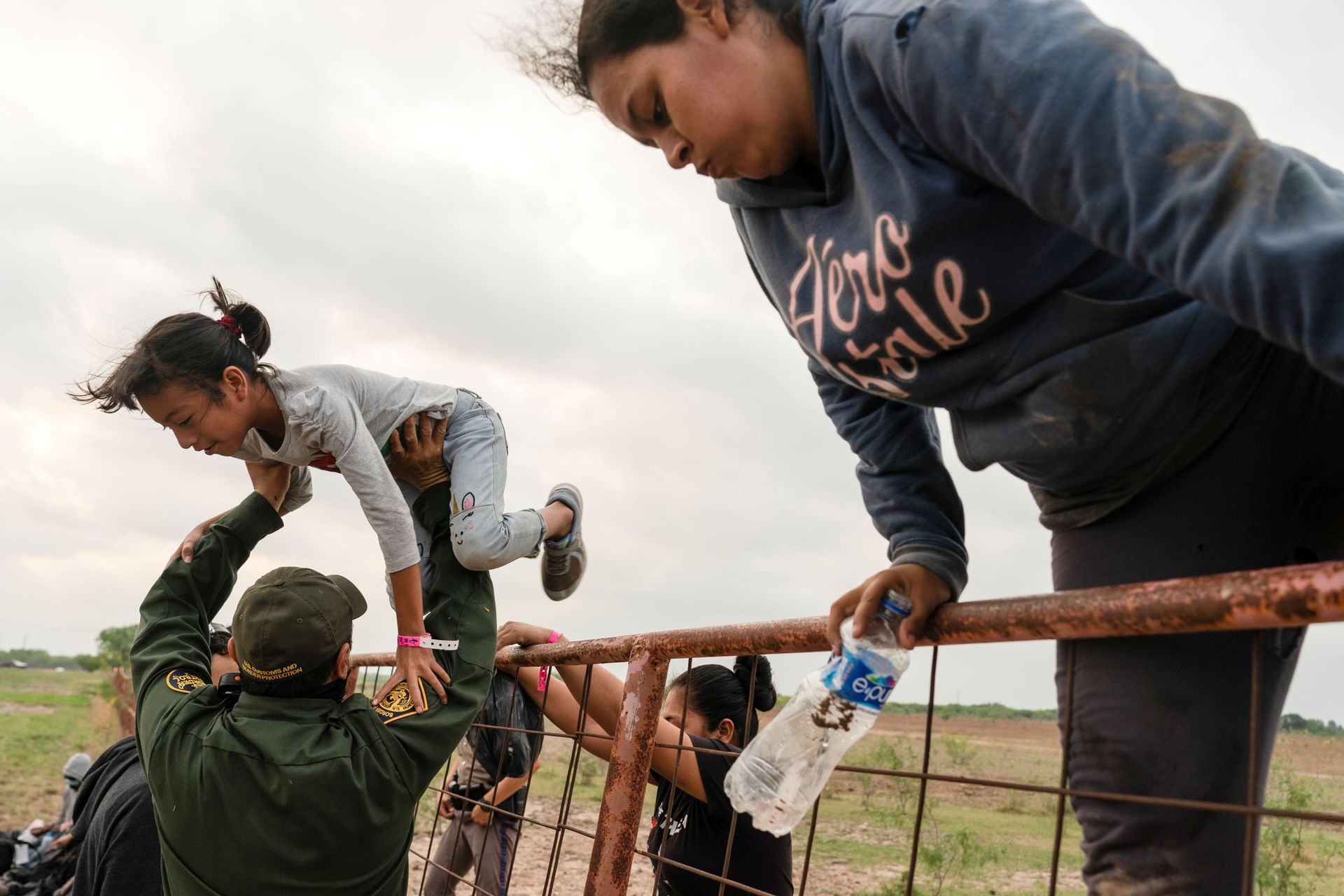 Joe Biden Administration Reportedly Awarded Huge ‘No-Bid’ Shelter Contracts Amid Child Migrant Surge - Sputnik International, 1920, 09.05.2021
