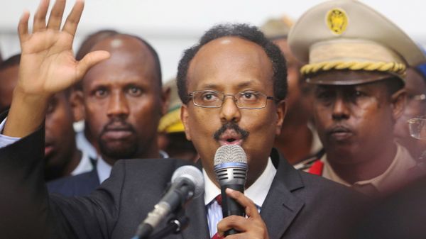 Somalia's newly-elected President Mohamed Abdullahi Farmajo addresses lawmakers after winning the vote at the airport in Somalia's capital Mogadishu, February 8, 2017 - Sputnik International
