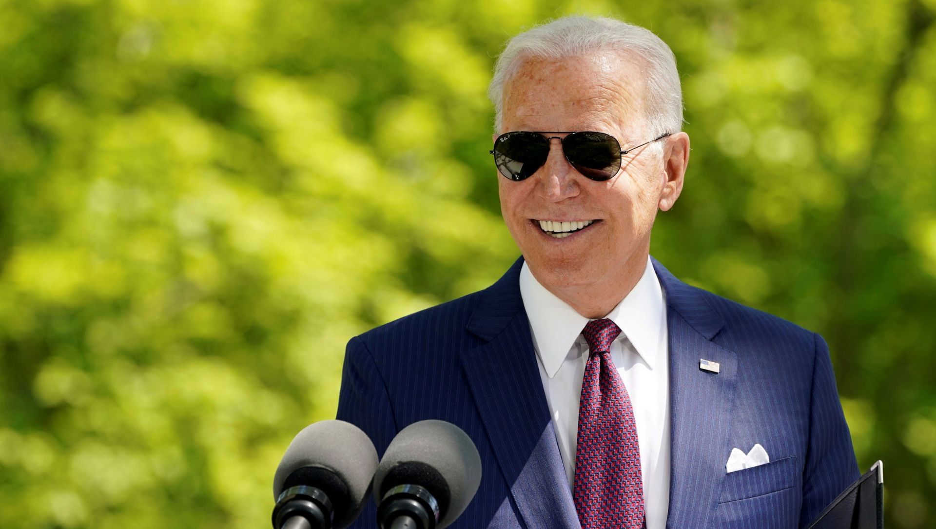 U.S. President Joe Biden delivers remarks on the administration's coronavirus disease (COVID-19) response outside the White House in Washington, U.S., April 27, 2021. U.S. President Joe Biden delivers remarks on the administration's coronavirus disease (COVID-19) response outside the White House in Washington, U.S., April 27, 2021. - Sputnik International, 1920, 29.04.2021