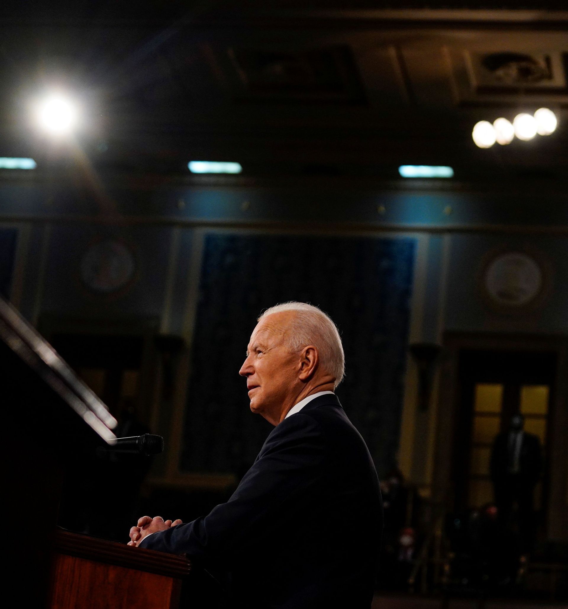 Biden's First Speech to Congress: 'Exhausting War on Immigration', Police & Gun Reforms, and More Biden's First Speech to Congress: 'Exhausting War on Immigration', Police & Gun Reforms, and More - Sputnik International, 1920, 29.04.2021
