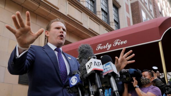 Andrew Giuliani, son of Former New York City Mayor Rudy Giuliani, personal attorney to US President Donald Trump, addresses the media outside Rudy Giuliani's apartment in Manhattan, New York City, New York, US, 28 April 2021 - Sputnik International