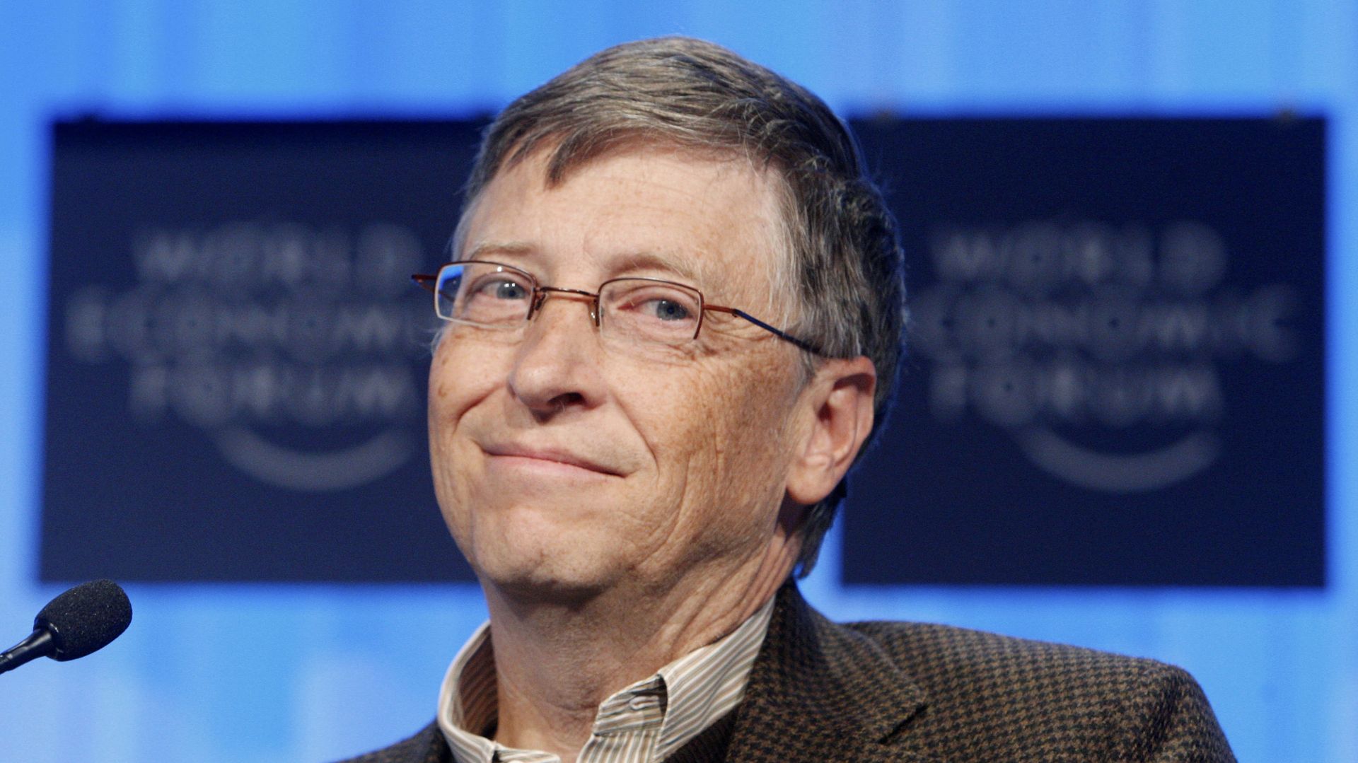 Microsoft founder Bill Gates looks on during a panel discussion on Meeting the Millennium Development Goals, at the World Economic Forum in Davos, Switzerland, Friday, 29 January 2010 Microsoft founder Bill Gates looks on during a panel discussion on Meeting the Millennium Development Goals, at the World Economic Forum in Davos, Switzerland, Friday, 29 January 2010 - Sputnik International, 1920, 25.05.2021