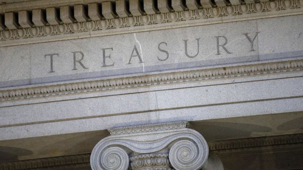 This June 6, 2019, file photo shows the U.S. Treasury Department building at dusk in Washington.  The U.S. Treasury has removed Vietnam and Switzerland from the list of nations labeled as currency manipulators, reversing a decision made by the Trump administration in December - Sputnik International