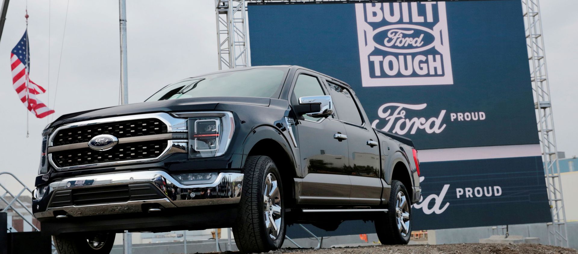Ford Motor Co displays a new 2021 Ford F-150 pickup truck at the Rouge Complex in Dearborn, Michigan, U.S. September 17, 2020 Ford Motor Co displays a new 2021 Ford F-150 pickup truck at the Rouge Complex in Dearborn, Michigan, U.S. September 17, 2020 - Sputnik International, 1920, 04.05.2021