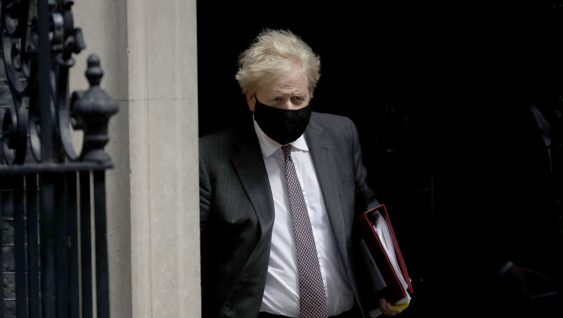 British Prime Minister Boris Johnson leaves 10 Downing Street in London, to attend the weekly Prime Minister's Questions at the Houses of Parliament, in London, Wednesday, April 21, 2021. British Prime Minister Boris Johnson leaves 10 Downing Street in London, to attend the weekly Prime Minister's Questions at the Houses of Parliament, in London, Wednesday, April 21, 2021. - Sputnik International, 1920, 15.05.2021