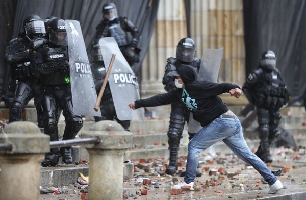 Violent Anti-Government Protests in Colombia Violent Anti-Government Protests in Colombia - Sputnik International