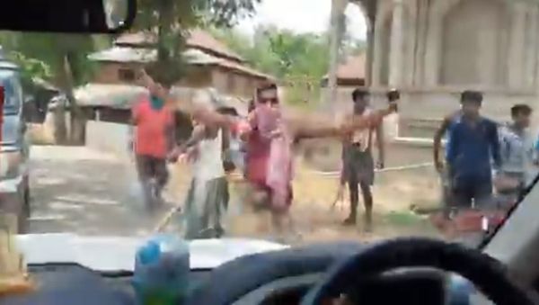 India's Minister of State for External Affairs, Vellamvelly Muraleedharan, escaped unhurt after demonstrators attacked his convoy with sticks during his visit to the Panchkhudi area of West Bengal’s Midnapore district on Thursday. - Sputnik International