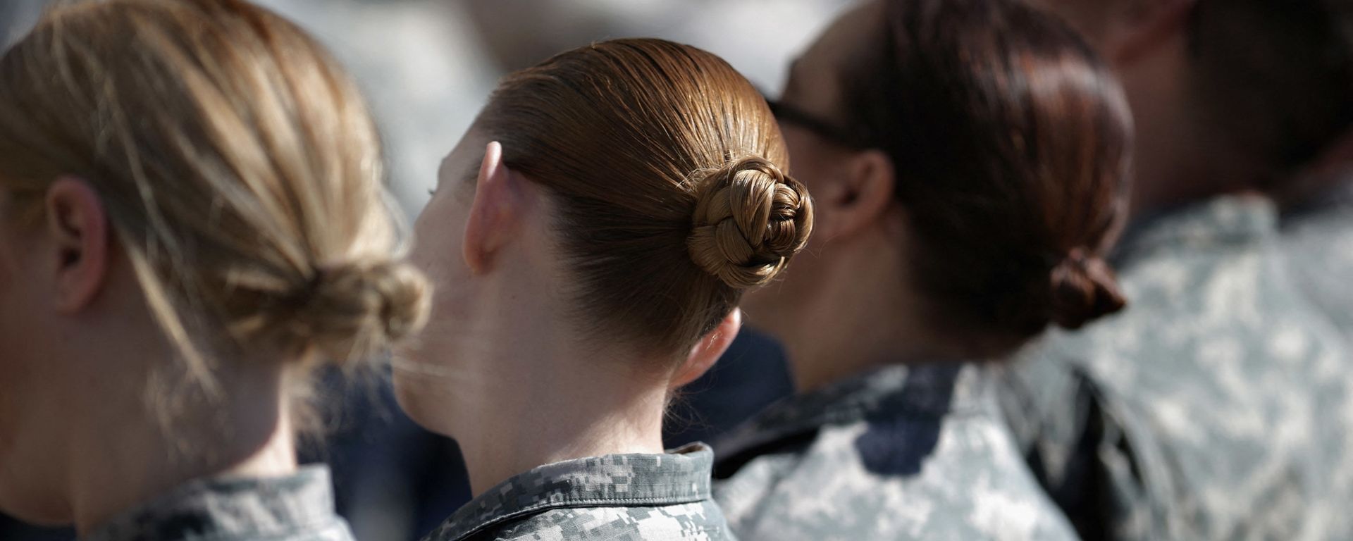 ARLINGTON, VA - MARCH 31: Soldiers, officers and civilian employees attend the commencement ceremony for the U.S. Army's annual observance of Sexual Assault Awareness and Prevention Month in the Pentagon Center Courtyard March 31, 2015 in Arlington, Virginia. In conjunction with the national campaign against sexual assault, The Army announced this year's theme, 'Not in My Squad. Not in Our Army. We are Trusted Professionals,' during the ceremony.К According to the Pentagon, the initative 'is a grassroots approach meant to reinforce a climate of dignity and respect founded on good order and discipline.' ARLINGTON, VA - MARCH 31: Soldiers, officers and civilian employees attend the commencement ceremony for the U.S. Army's annual observance of Sexual Assault Awareness and Prevention Month in the Pentagon Center Courtyard March 31, 2015 in Arlington, Virginia. In conjunction with the national campaign against sexual assault, The Army announced this year's theme, 'Not in My Squad. Not in Our Army. We are Trusted Professionals,' during the ceremony.К According to the Pentagon, the initative 'is a grassroots approach meant to reinforce a climate of dignity and respect founded on good order and discipline.' - Sputnik International, 1920, 08.05.2021