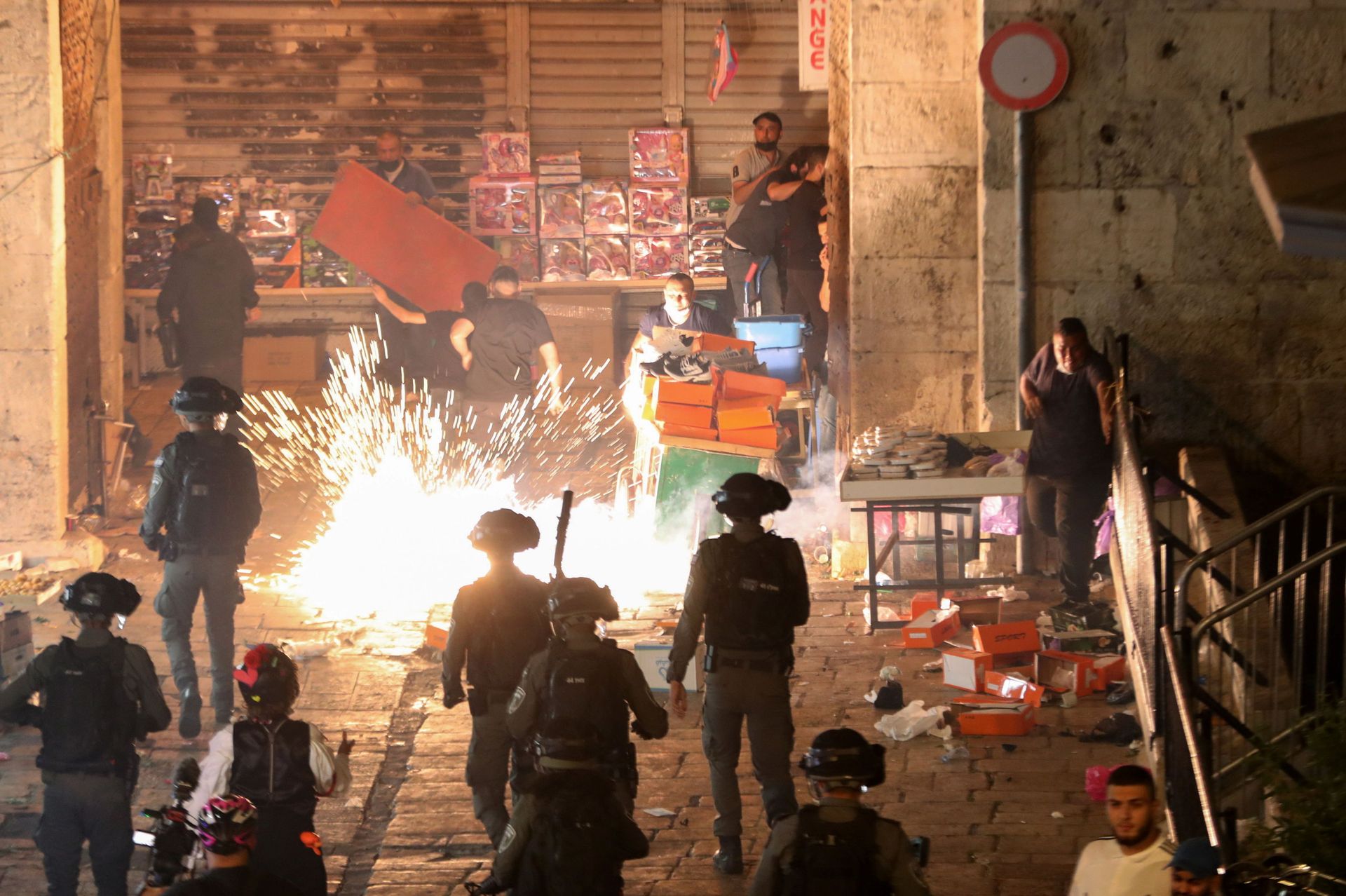 Israel Under Fire: Rocket Barrage From Gaza Continues Amid Clashes in Jerusalem - Sputnik International, 1920, 11.05.2021
