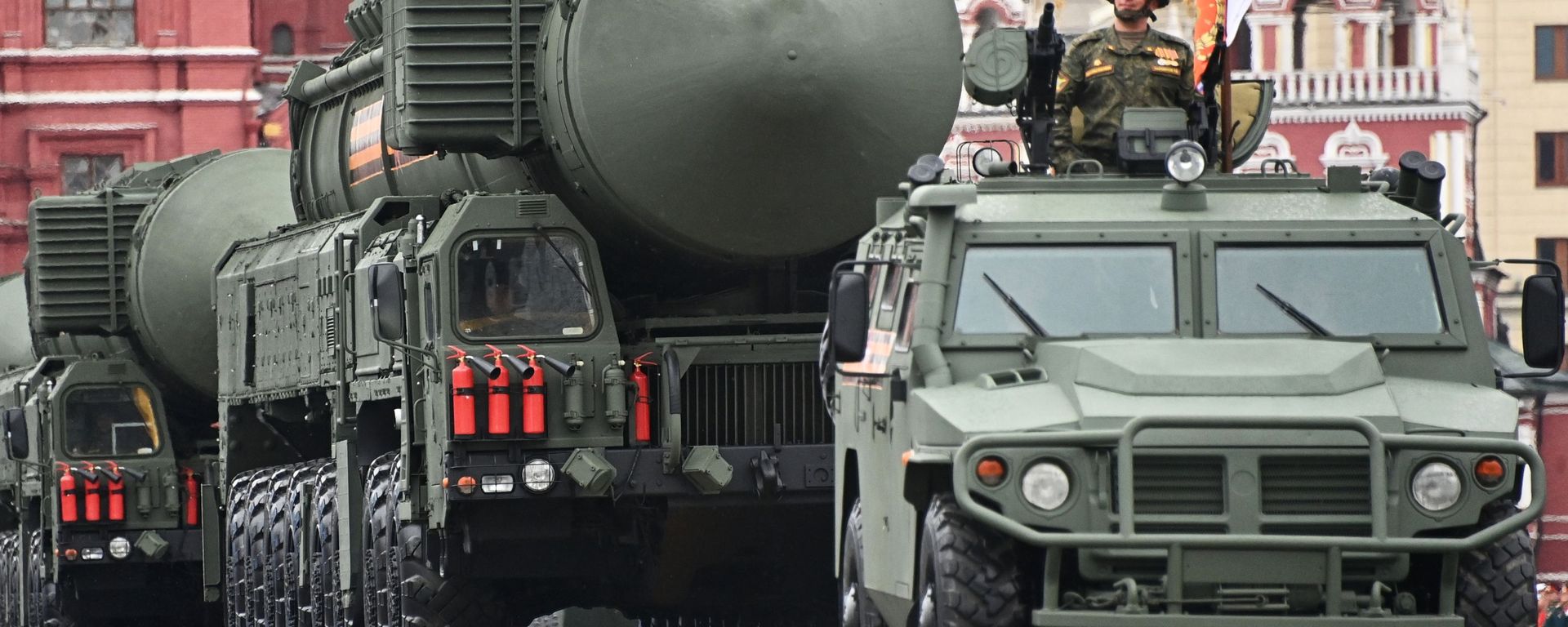 Tigr-M armoured vehicle followed by Yars ICBM launchers as Strategic Rocket Troops vehicles enter Red Square Tigr-M armoured vehicle followed by Yars ICBM launchers as Strategic Rocket Troops vehicles enter Red Square - Sputnik International, 1920, 23.11.2024