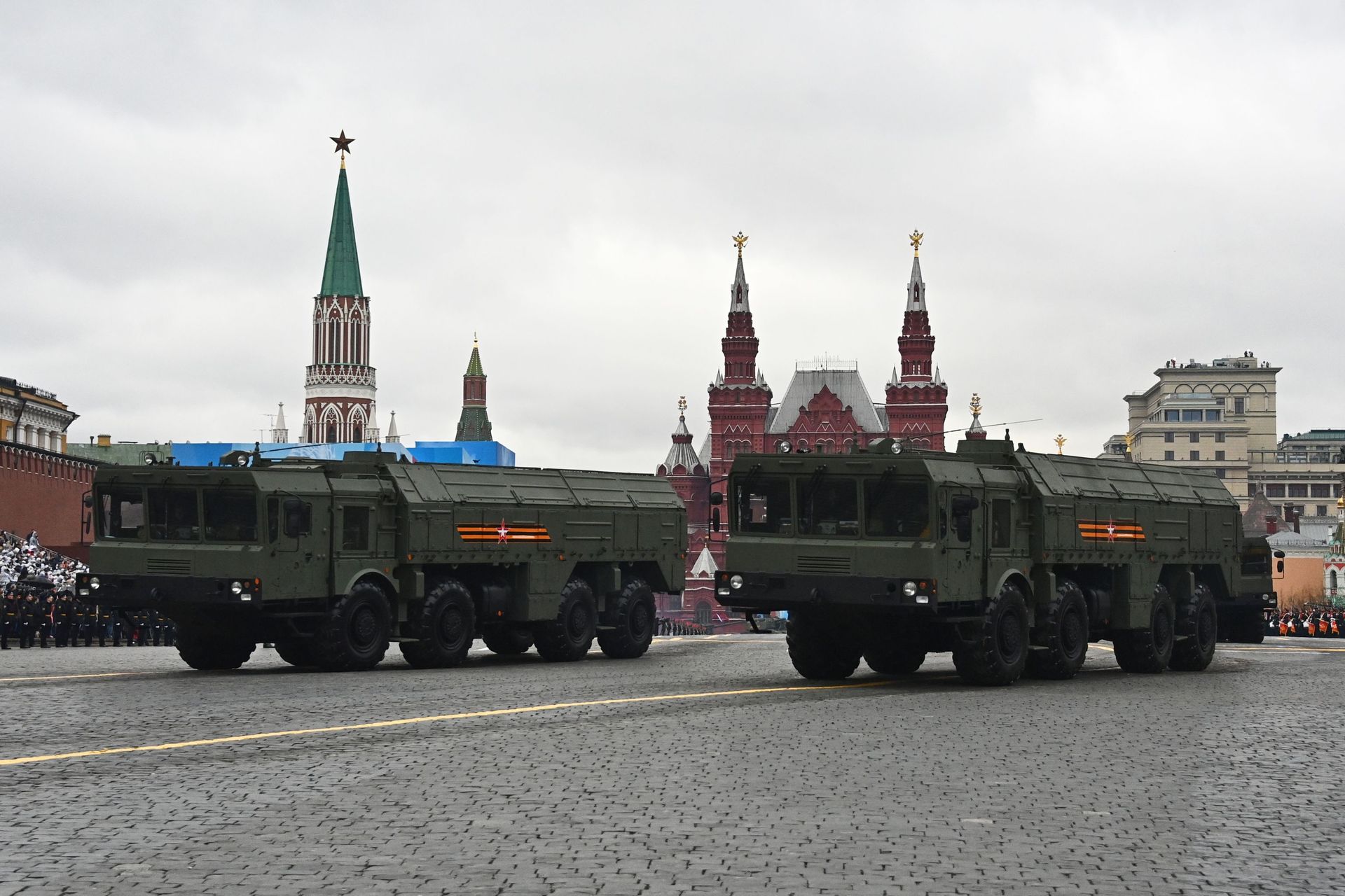 Iskander-M tactical missile systems belonging to the 12th Guards Rocket Brigade at 9 May parade on Red Square - Sputnik International, 1920, 03.04.2023