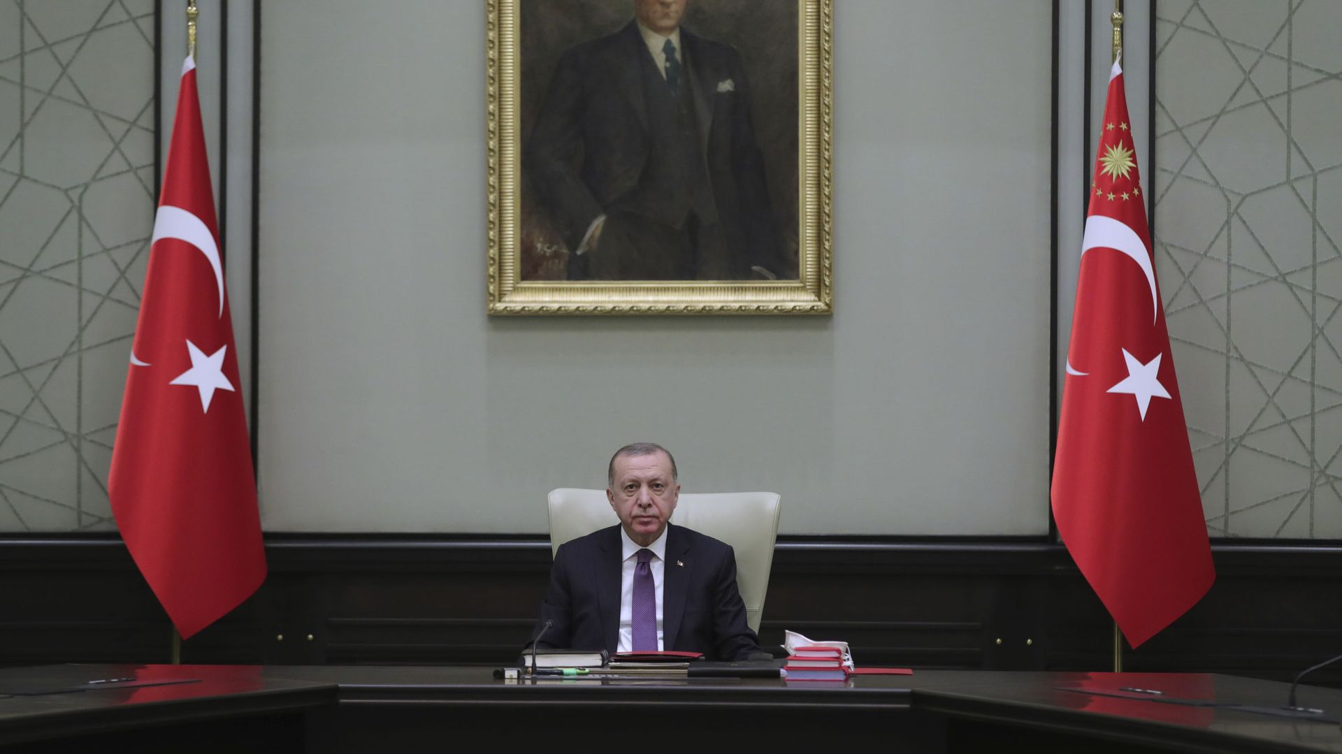 Turkey's President Recep Tayyip Erdogan, backdropped by a painting depicting modern Turkey's founder Mustafa Kemal Ataturk, chairs his government's cabinet in Ankara, Turkey, Monday, April 26, 2021. Turkey's President Recep Tayyip Erdogan, backdropped by a painting depicting modern Turkey's founder Mustafa Kemal Ataturk, chairs his government's cabinet in Ankara, Turkey, Monday, April 26, 2021. - Sputnik International, 1920, 09.05.2021