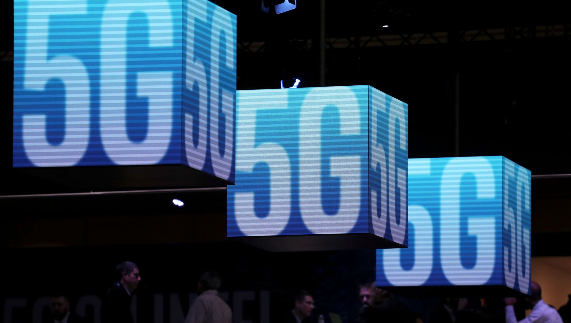 Hanging cubes display 5G logos at the Mobile World Congress in Barcelona, Spain, February 26, 2019. REUTERS/Sergio Perez/File Photo Hanging cubes display 5G logos at the Mobile World Congress in Barcelona, Spain, February 26, 2019. REUTERS/Sergio Perez/File Photo - Sputnik International, 1920, 10.05.2021