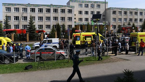 The situation at a school in Kazan, where unknown people opened fire. - Sputnik International