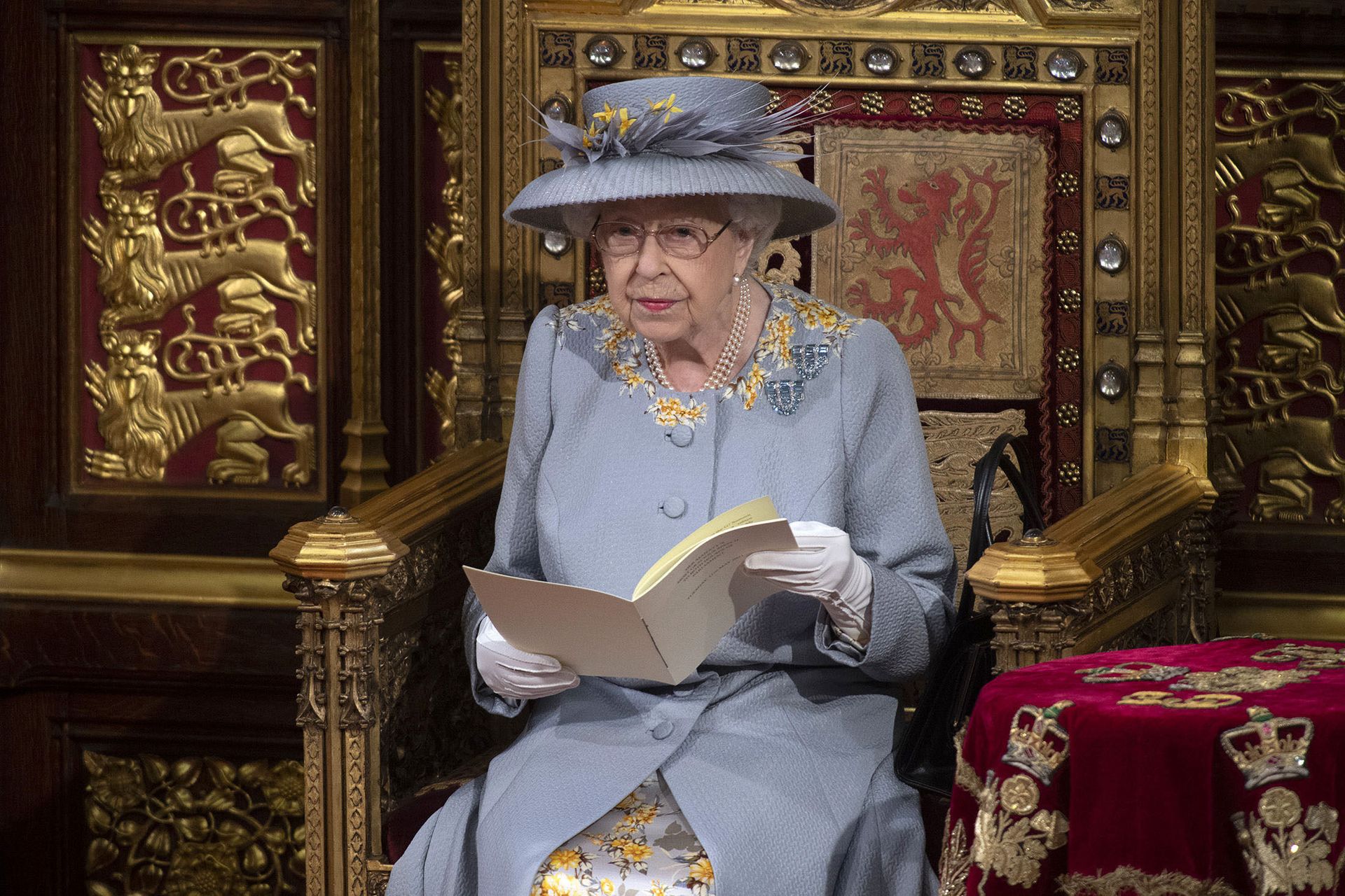 Britain's Queen Elizabeth II delivers the speech in the House of Lords during the State Opening of Parliament at the Palace of Westminster in London, Tuesday May 11, 2021. (Eddie Mulholland/Pool via AP) Britain's Queen Elizabeth II delivers the speech in the House of Lords during the State Opening of Parliament at the Palace of Westminster in London, Tuesday May 11, 2021. (Eddie Mulholland/Pool via AP) - Sputnik International, 1920, 08.09.2022