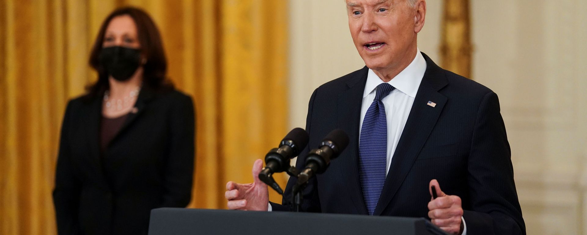 U.S. President Joe Biden delivers remarks on the U.S. economy as Vice President Kamala Harris stands by in the East Room at the White House in Washington, U.S., May 10, 2021 U.S. President Joe Biden delivers remarks on the U.S. economy as Vice President Kamala Harris stands by in the East Room at the White House in Washington, U.S., May 10, 2021 - Sputnik International, 1920, 11.05.2021