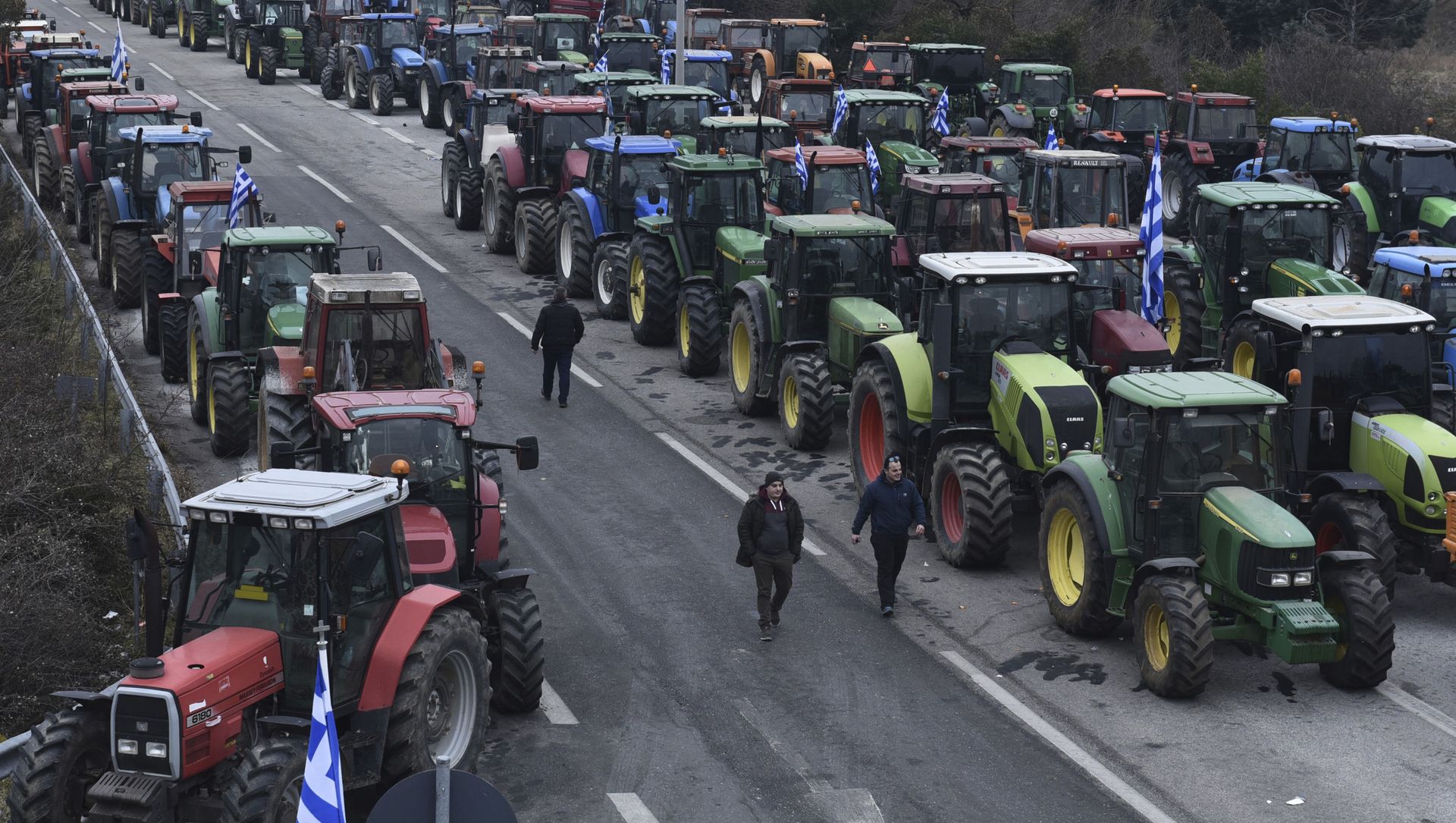 Greek farmers keep up their blockade for four fourth day near Evzoni custom at the Greek-Macedonian border on Thursday, Feb. 2, 2017 Greek farmers keep up their blockade for four fourth day near Evzoni custom at the Greek-Macedonian border on Thursday, Feb. 2, 2017 - Sputnik International, 1920, 12.05.2021