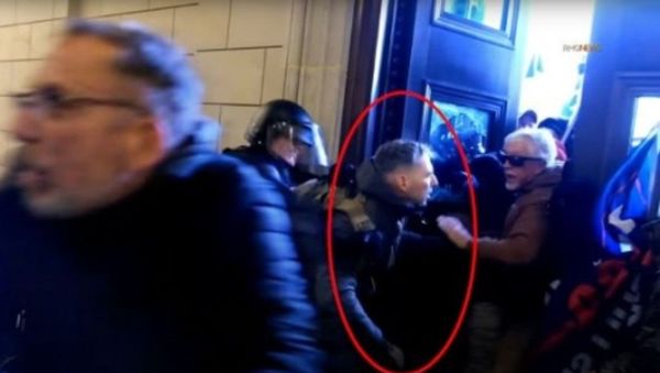 US Marine Major Christopher Warnagiris captured on security footage during the January 6 2021 occupation of the US Capitol Building - Sputnik International