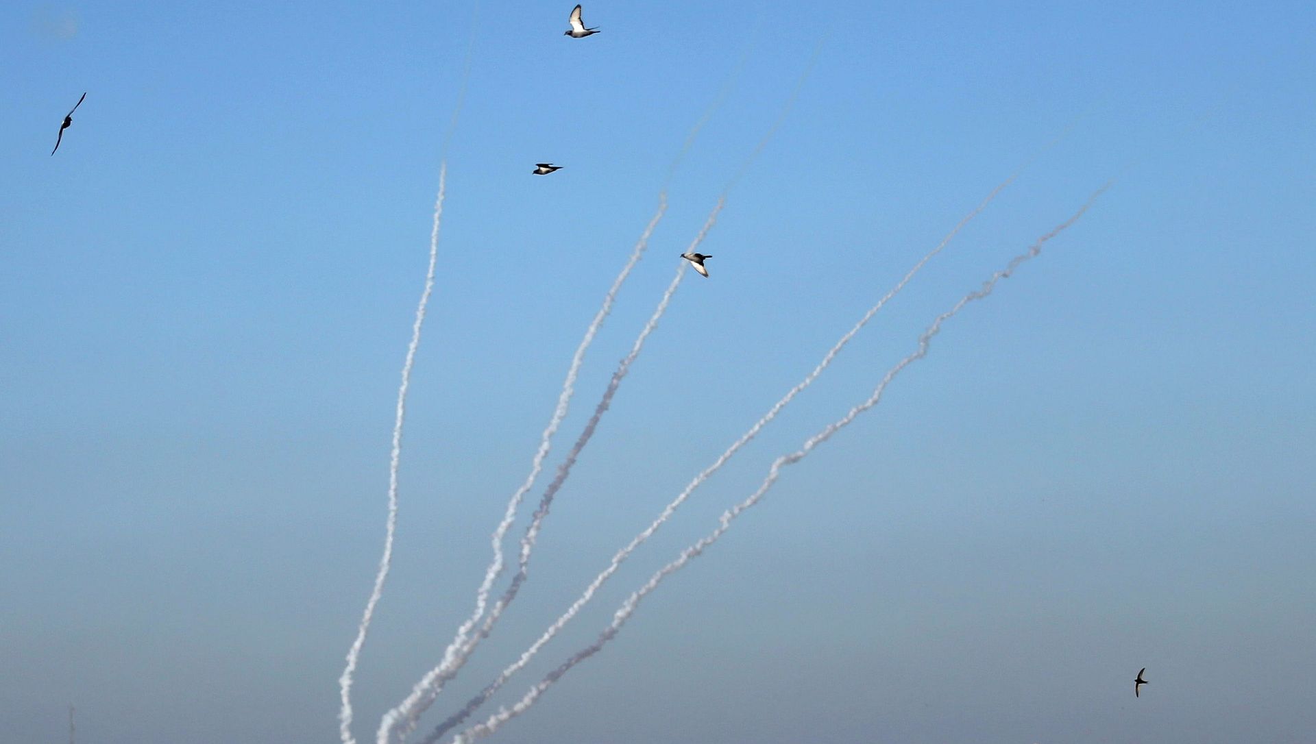 Rockets are launched by Palestinian militants into Israel, in Gaza May 13, 2021. Rockets are launched by Palestinian militants into Israel, in Gaza May 13, 2021. - Sputnik International, 1920, 14.05.2021