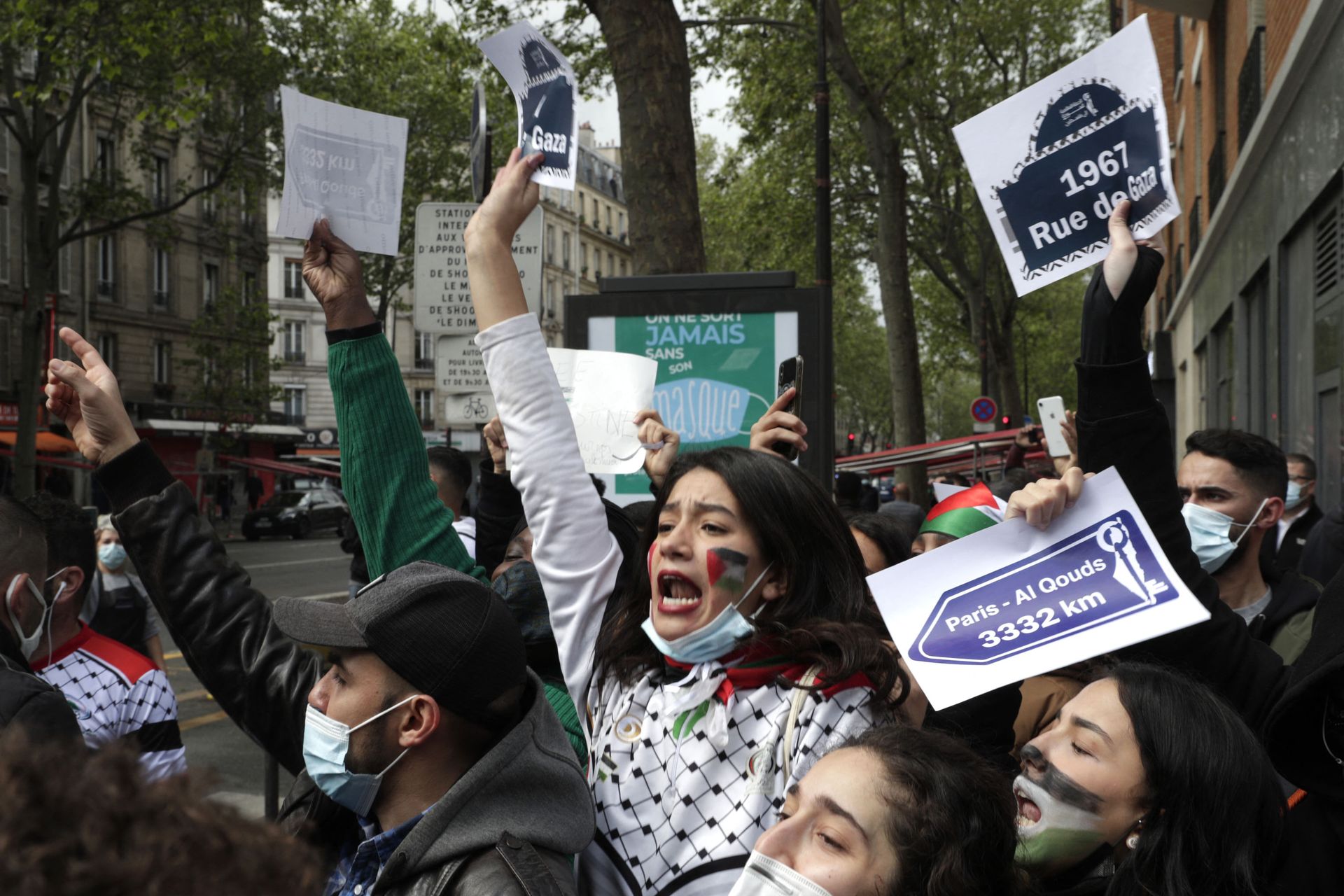 Police Use Water Cannons to Disperse Pro-Palestinian Demonstrators in Paris – Photo, Video Police Use Water Cannons to Disperse Pro-Palestinian Demonstrators in Paris – Photo, Video - Sputnik International, 1920, 15.05.2021