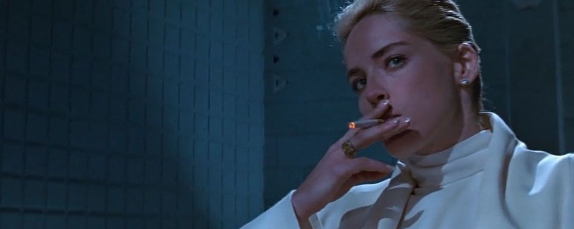 Sharon Stone in the smoking scene of the Basic Instinct - Sputnik International, 1920, 18.05.2021