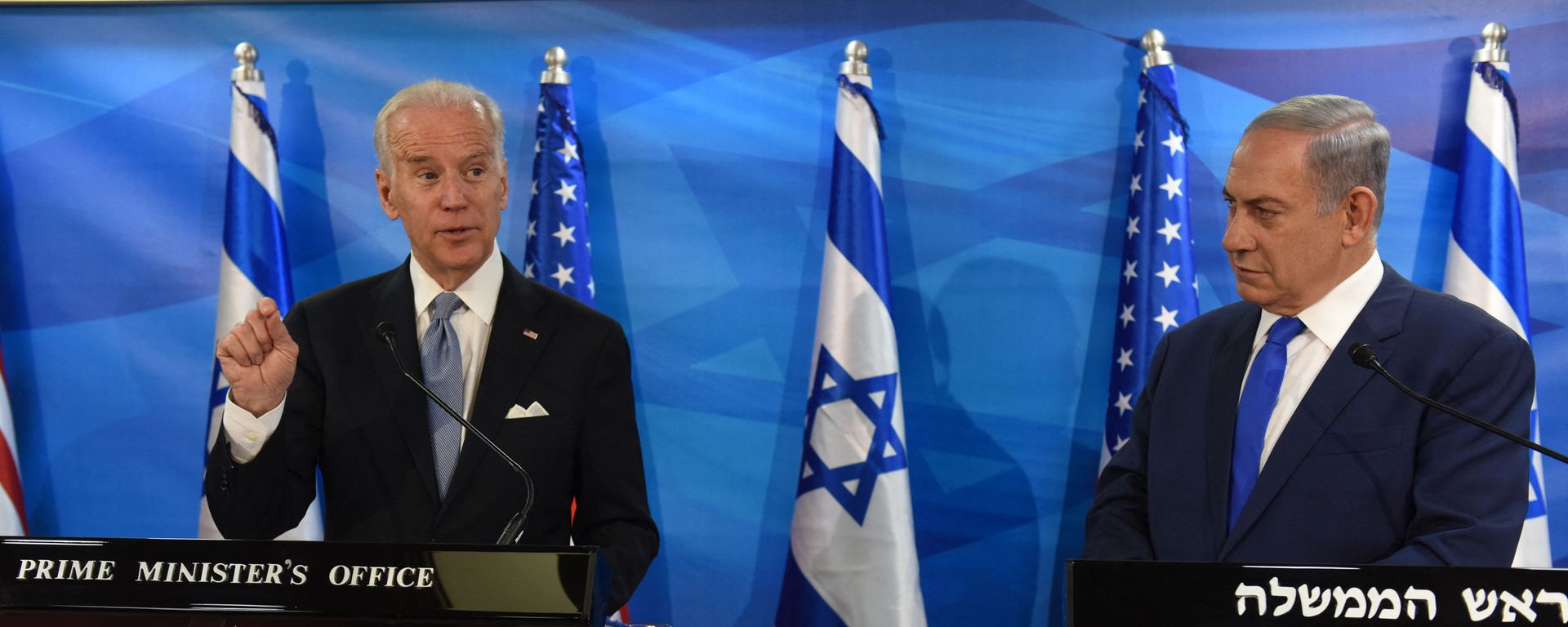 US Vice President Joe Biden (L) and Israeli Prime Minister Benjamin Netanyahu give joint statements to press in the prime minister's office in Jerusalem on March 9, 2016. - Biden implicitly criticised Palestinian leaders for not condemning attacks against Israelis, as an upsurge in violence marred his visit. US Vice President Joe Biden (L) and Israeli Prime Minister Benjamin Netanyahu give joint statements to press in the prime minister's office in Jerusalem on March 9, 2016. - Biden implicitly criticised Palestinian leaders for not condemning attacks against Israelis, as an upsurge in violence marred his visit. - Sputnik International, 1920, 08.11.2023