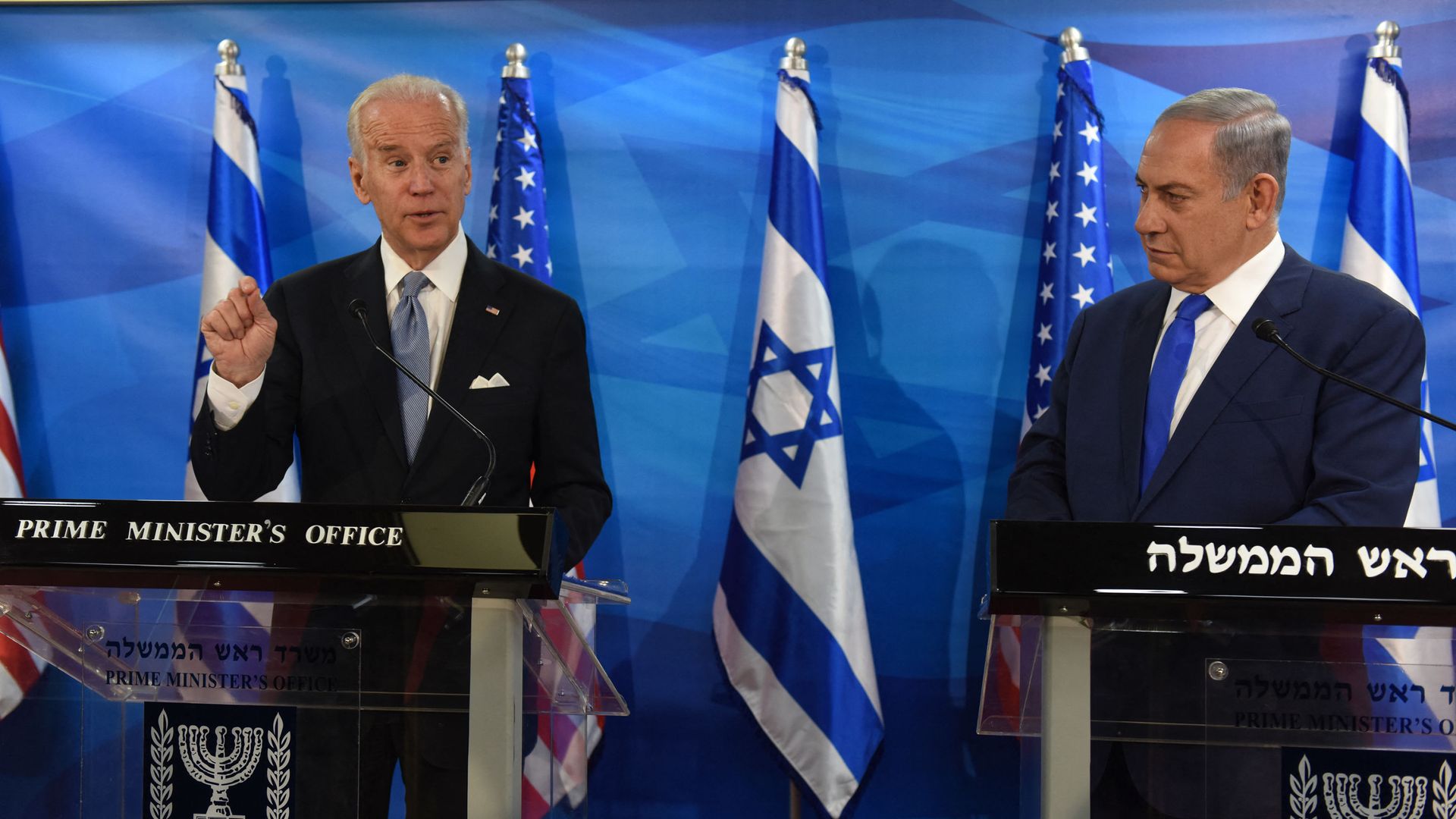 US Vice President Joe Biden (L) and Israeli Prime Minister Benjamin Netanyahu give joint statements to press in the prime minister's office in Jerusalem on March 9, 2016. - Biden implicitly criticised Palestinian leaders for not condemning attacks against Israelis, as an upsurge in violence marred his visit. US Vice President Joe Biden (L) and Israeli Prime Minister Benjamin Netanyahu give joint statements to press in the prime minister's office in Jerusalem on March 9, 2016. - Biden implicitly criticised Palestinian leaders for not condemning attacks against Israelis, as an upsurge in violence marred his visit. - Sputnik International, 1920, 08.11.2023
