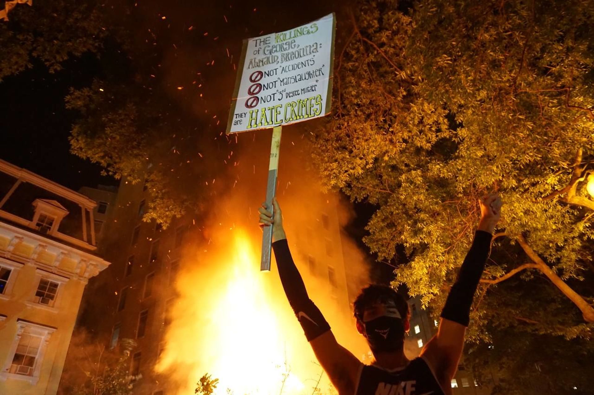 Violent BLM protest at night Violent BLM protest at night - Sputnik International, 1920, 07.09.2021