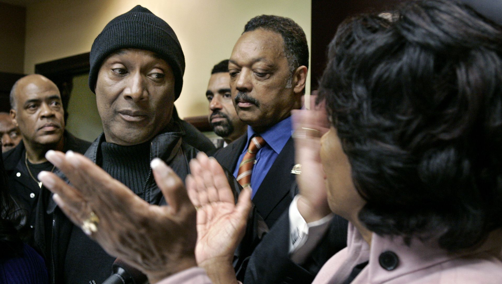 U.S. Rep. Maxine Waters, D-Los Angeles, right, with Rev. Jesse Jackson, second from right, applauds comedian Paul Mooney, second from left, who agreed to stop using the n-word during a news conference Monday, Nov. 27, 2006, in Los Angeles, in response to Michael Richards' recent tirade at a Los Angeles comedy club. U.S. Rep. Maxine Waters, D-Los Angeles, right, with Rev. Jesse Jackson, second from right, applauds comedian Paul Mooney, second from left, who agreed to stop using the n-word during a news conference Monday, Nov. 27, 2006, in Los Angeles, in response to Michael Richards' recent tirade at a Los Angeles comedy club. - Sputnik International, 1920, 19.05.2021