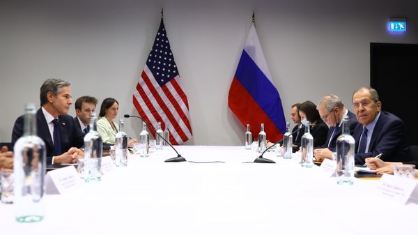 Russian Foreign Minister Sergey Lavrov and US State Secretary Antony Blinken during their meeting on the margins of the Arctic Council - Sputnik International