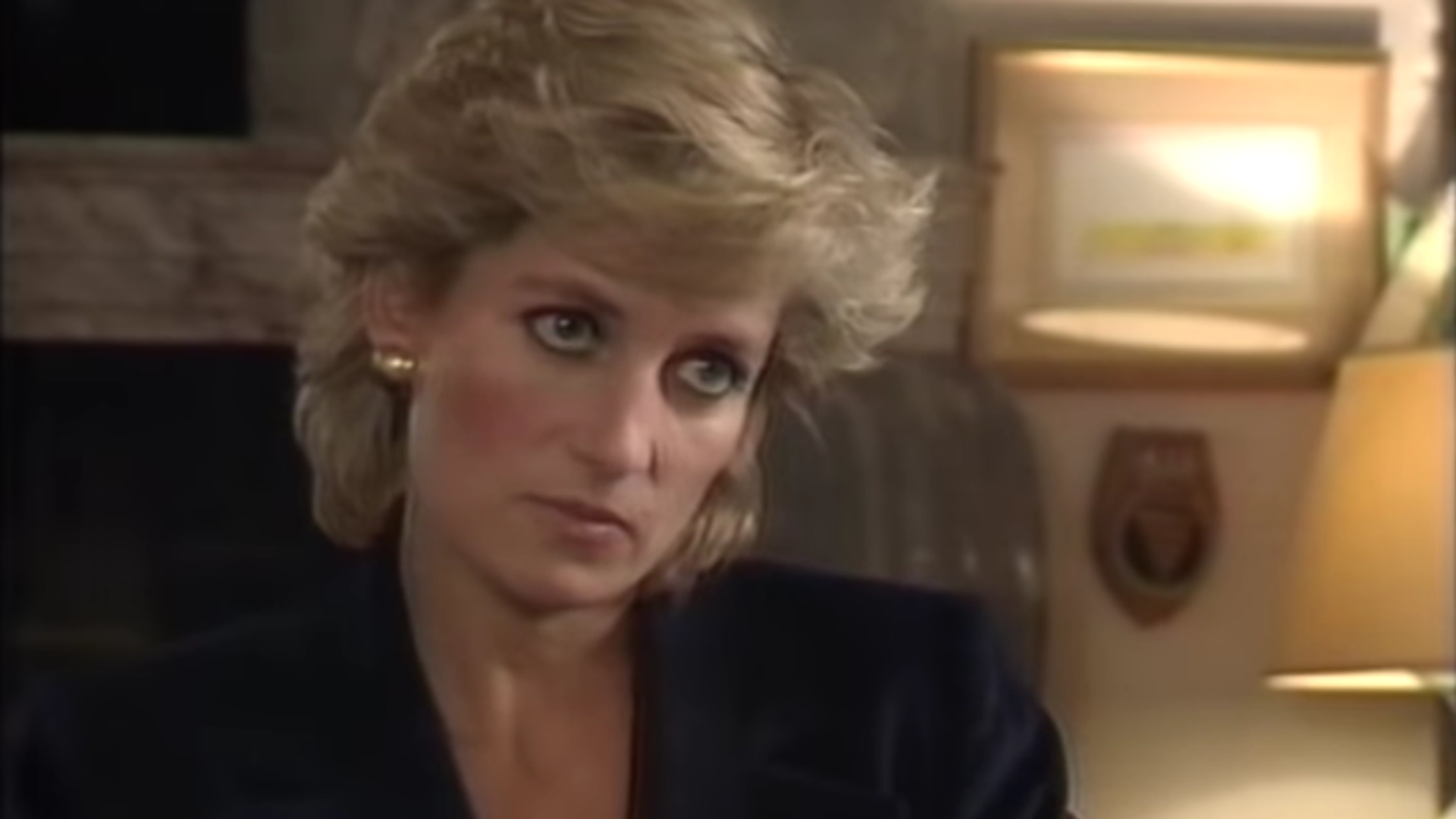 Diana, Princess of Wales in the 20 November 1995 interview for the BBC's Panorama Diana, Princess of Wales in the 20 November 1995 interview for the BBC's Panorama - Sputnik International, 1920, 22.05.2021