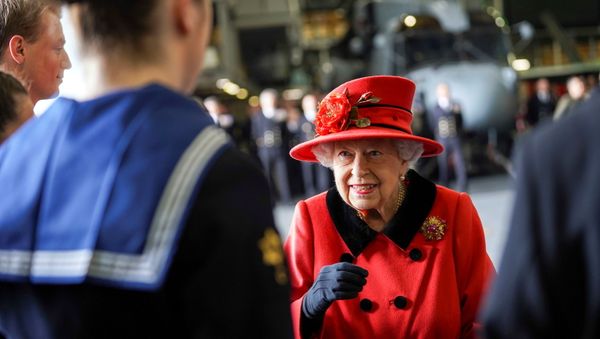 Britain's Queen Elizabeth visits HMS Queen Elizabeth ahead of the ship's maiden deployment at HM Naval Base in Portsmouth, Britain May 22, 2021 - Sputnik International