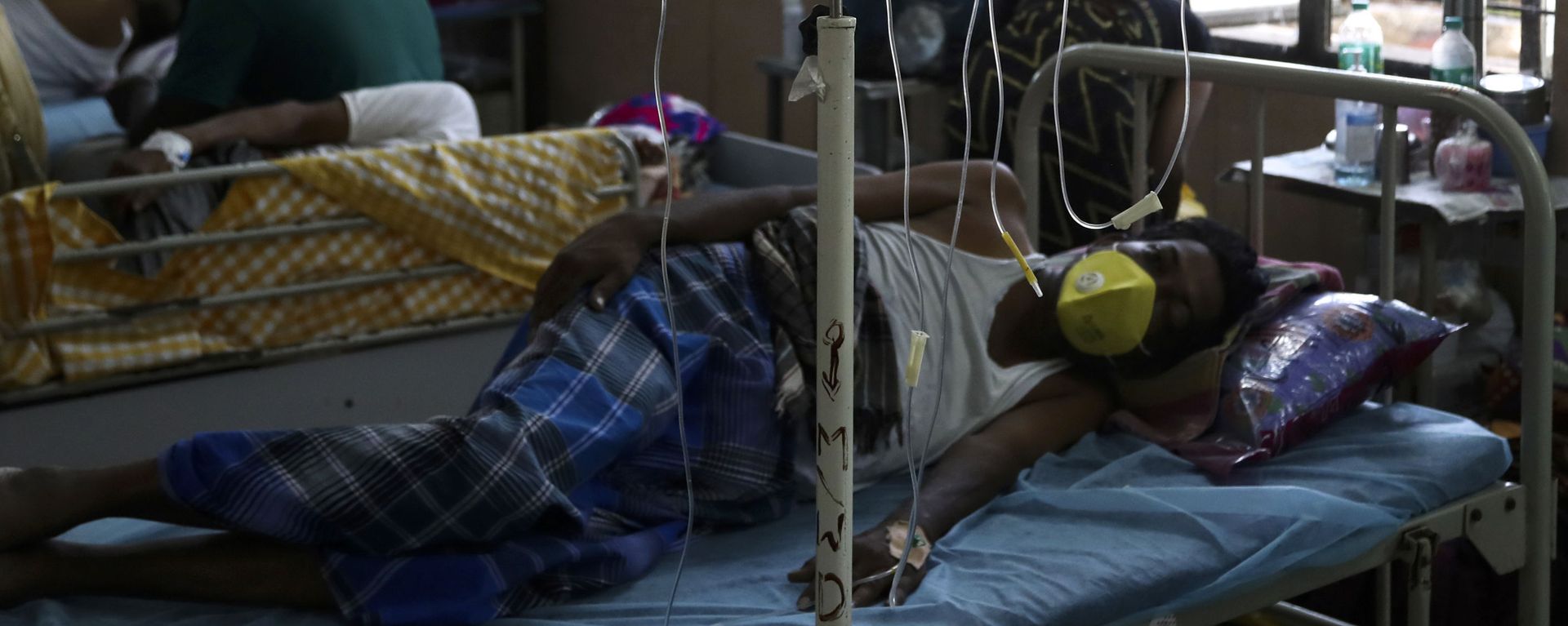 Indian patients infected with black fungus undergo treatment at the Mucormycosis ward of a government hospital in Hyderabad, India, Sunday, 23 May 2021 Indian patients infected with black fungus undergo treatment at the Mucormycosis ward of a government hospital in Hyderabad, India, Sunday, 23 May 2021 - Sputnik International, 1920, 24.05.2021