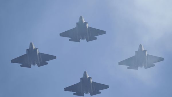 U.S. Navy F-35 jets fly over Levi's Stadium during the national anthem before an NFL divisional playoff football game between the San Francisco 49ers and the Minnesota Vikings, Saturday, Jan. 11, 2020, in Santa Clara, Calif.  - Sputnik International