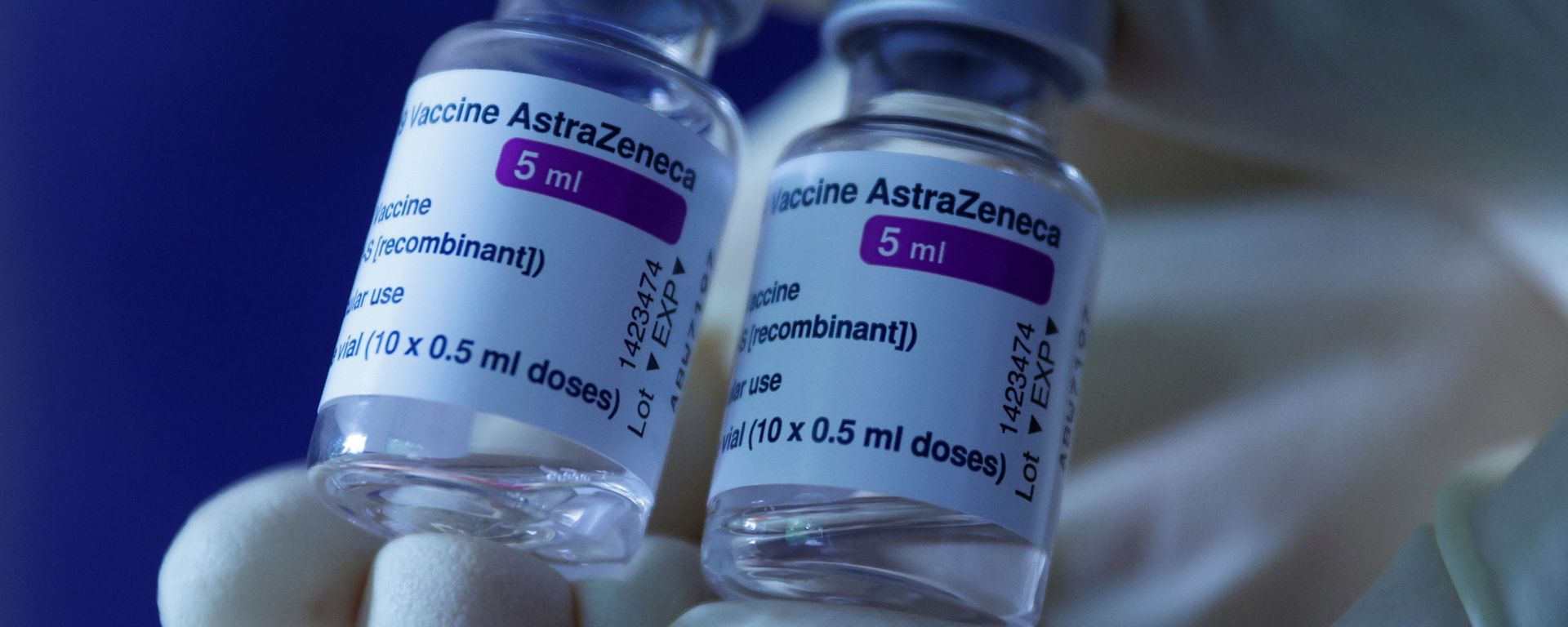 A doctor shows vials of AstraZeneca's COVID-19 vaccine in his general practice facility, as the spread of the coronavirus disease (COVID-19) continues, in Vienna, Austria May13, 2021. REUTERS/Leonhard Foeger A doctor shows vials of AstraZeneca's COVID-19 vaccine in his general practice facility, as the spread of the coronavirus disease (COVID-19) continues, in Vienna, Austria May13, 2021. REUTERS/Leonhard Foeger - Sputnik International, 1920, 26.05.2021