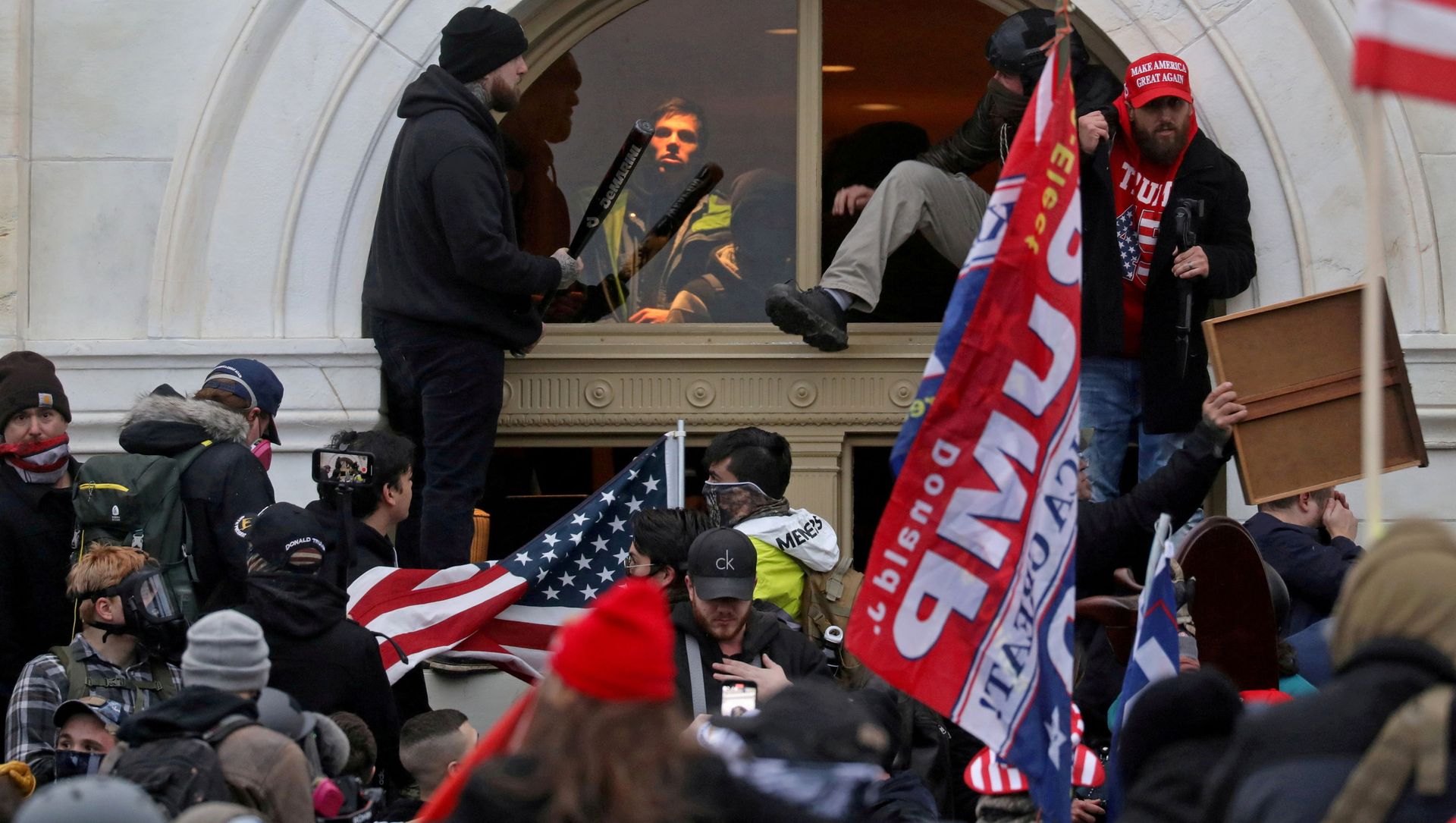The US Capitol Building is stormed by pro-Trump protesters on Jan. 6, 2021 The US Capitol Building is stormed by pro-Trump protesters on Jan. 6, 2021 - Sputnik International, 1920, 26.05.2021