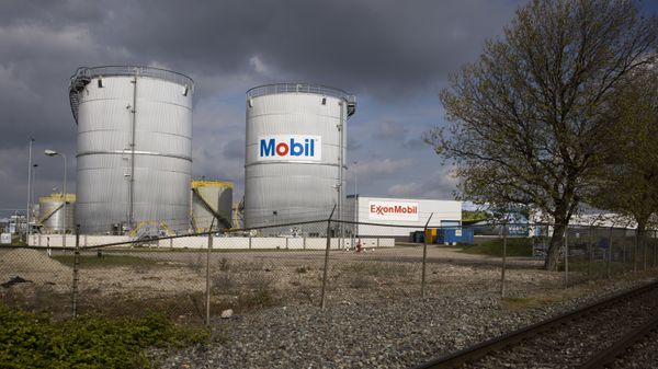 View of Exxon Mobil storage tanks of the petrochemical industry in the port of Rotterdam, Netherlands, Saturday, May 15, 2021.  - Sputnik International