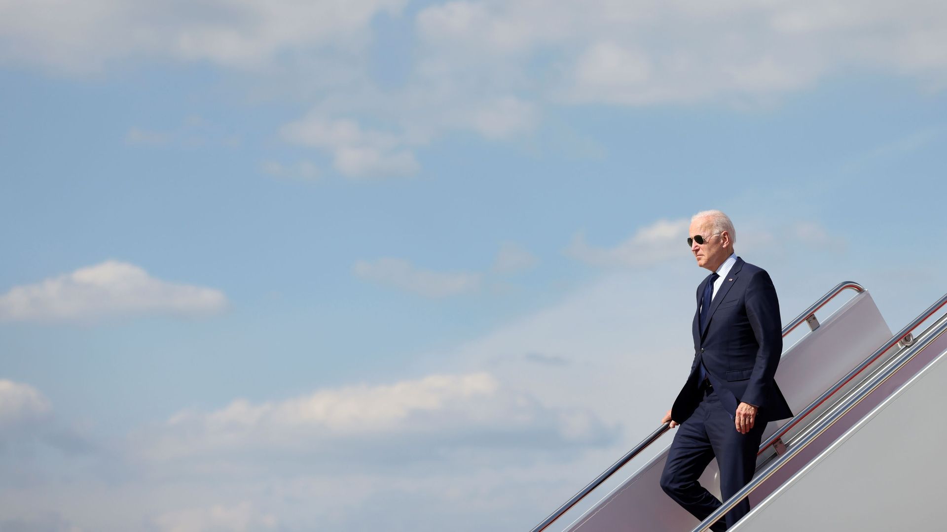 US President Joe Biden disembarks from Air Force One after landing at Joint Base Andrews, Maryland, US on 27 May 2021. US President Joe Biden disembarks from Air Force One after landing at Joint Base Andrews, Maryland, US on 27 May 2021. - Sputnik International, 1920, 01.07.2021