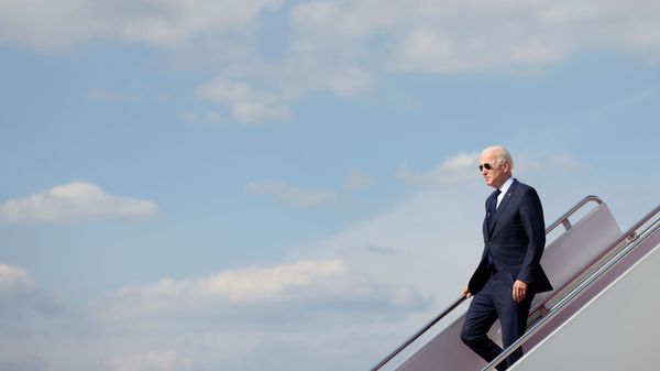 US President Joe Biden disembarks from Air Force One after landing at Joint Base Andrews, Maryland, US on 27 May 2021. - Sputnik International