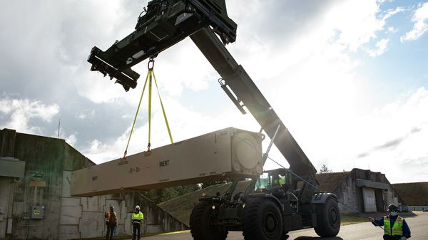 In March 2021, the U.S. Army began delivering the first prototype hypersonic equipment to soldiers with the arrival of two training canisters - Sputnik International