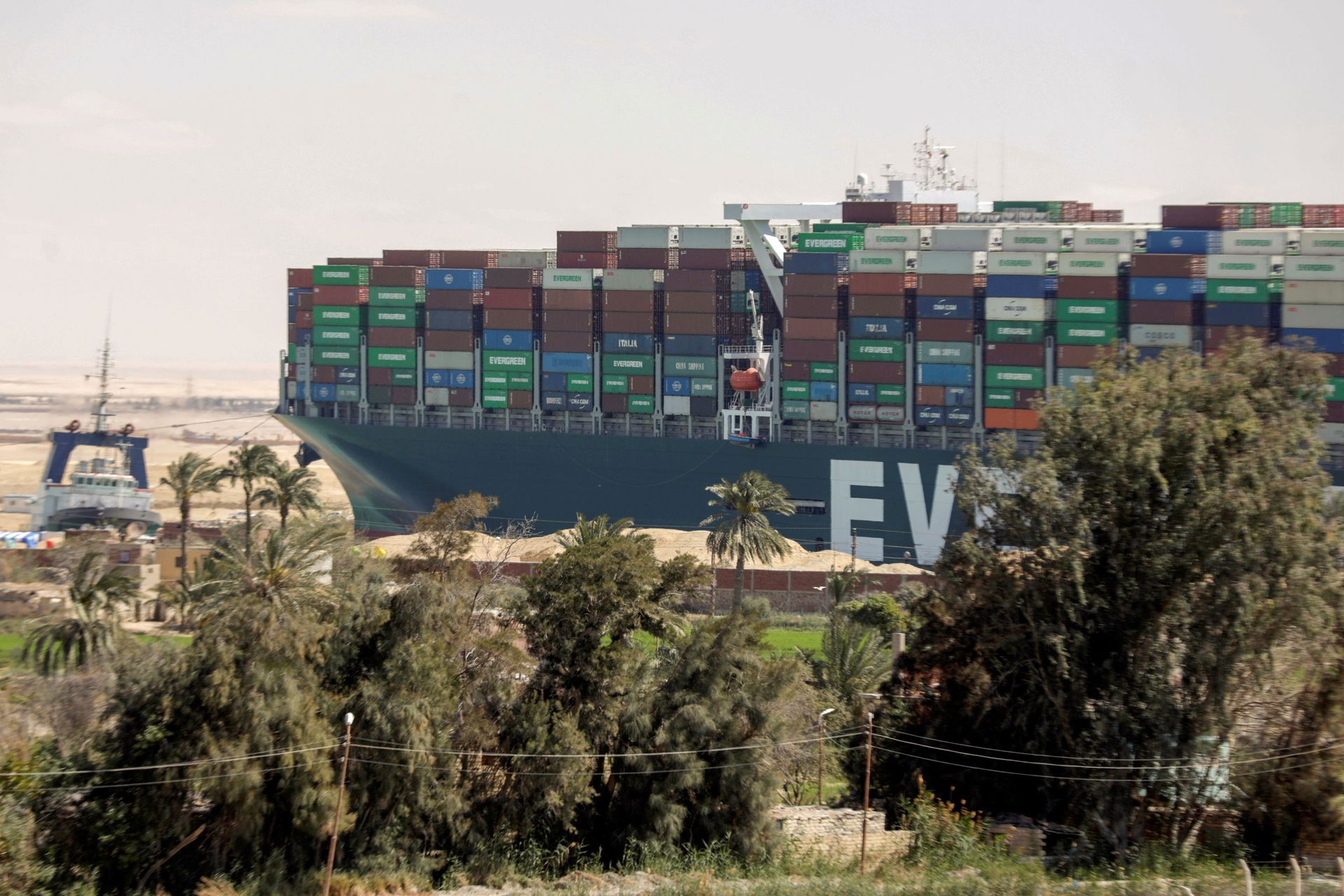 A view shows the ship Ever Given, one of the world's largest container ships, after it was partially refloated, in Suez Canal, Egypt March 29, 2021. - Sputnik International, 1920, 22.12.2021
