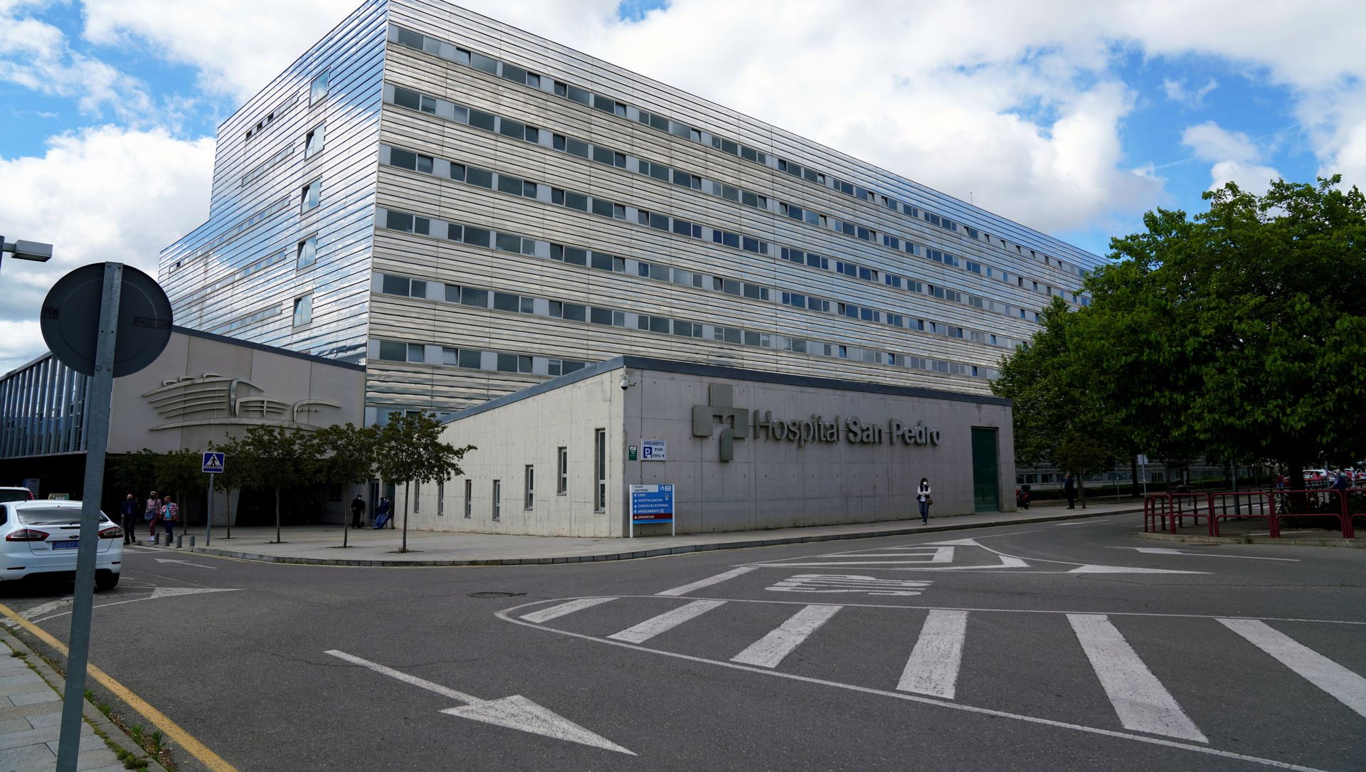 Exterior of San Pedro hospital where Polisario Front leader Brahim Ghali is undergoing treatment, Logrono, Spain, May 19, 2021. Exterior of San Pedro hospital where Polisario Front leader Brahim Ghali is undergoing treatment, Logrono, Spain, May 19, 2021. - Sputnik International, 1920, 01.06.2021