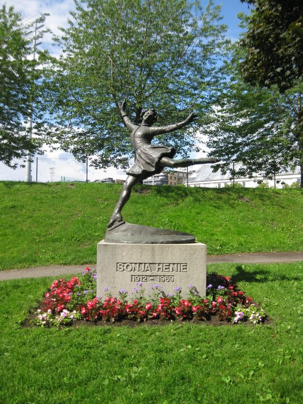 Sport Stars From Artistic Angles: Monuments to Famous Athletes Around the World Sport Stars From Artistic Angles: Monuments to Famous Athletes Around the World - Sputnik International