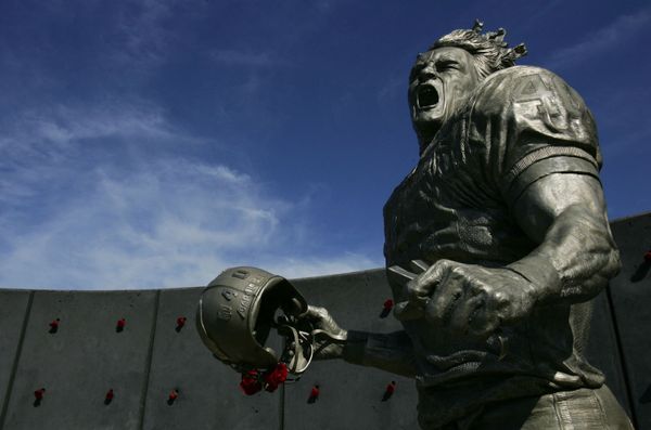 Sport Stars From Artistic Angles: Monuments to Famous Athletes Around the World Sport Stars From Artistic Angles: Monuments to Famous Athletes Around the World - Sputnik International